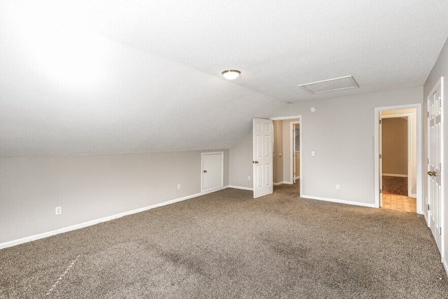 Building Photo - 5404 Sunnyvale Dr