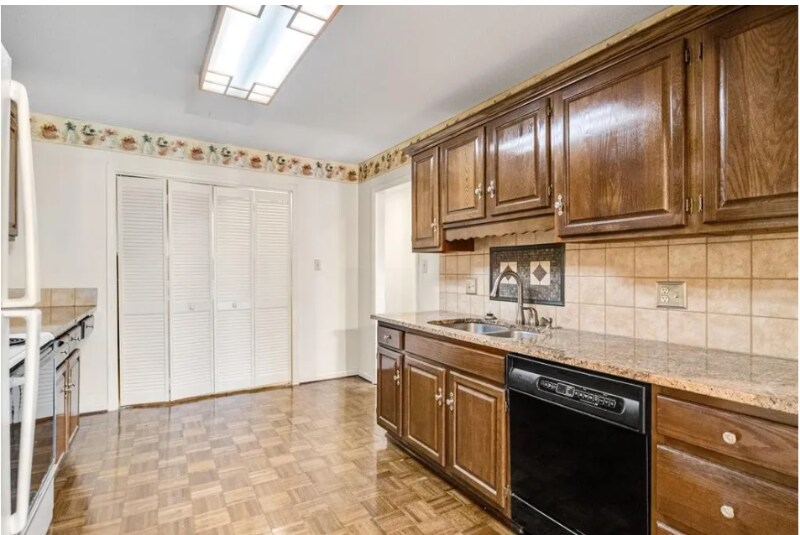 Building Photo - 1181 Pebble Dr