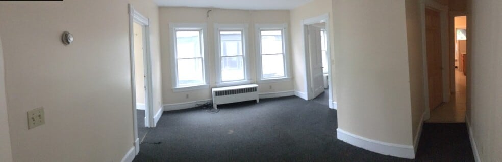 livingroom - 11 Hickok Pl