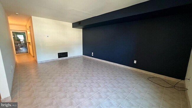 Building Photo - 744 Summit Chase Dr