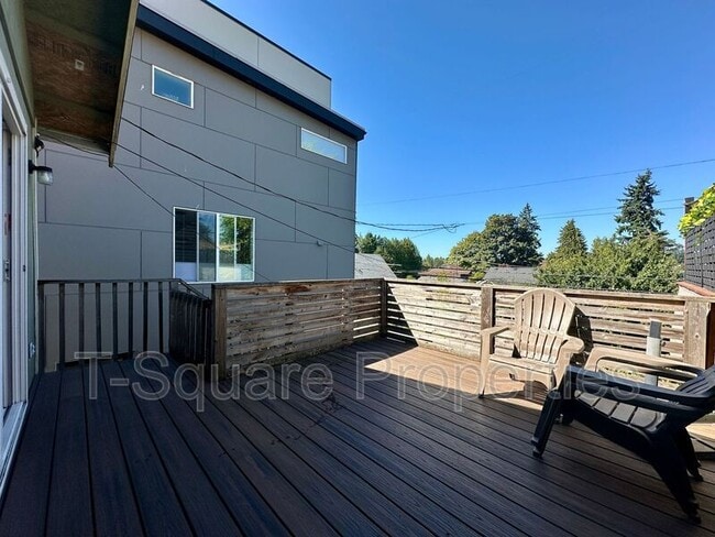 Building Photo - 8443 Delridge Wy SW