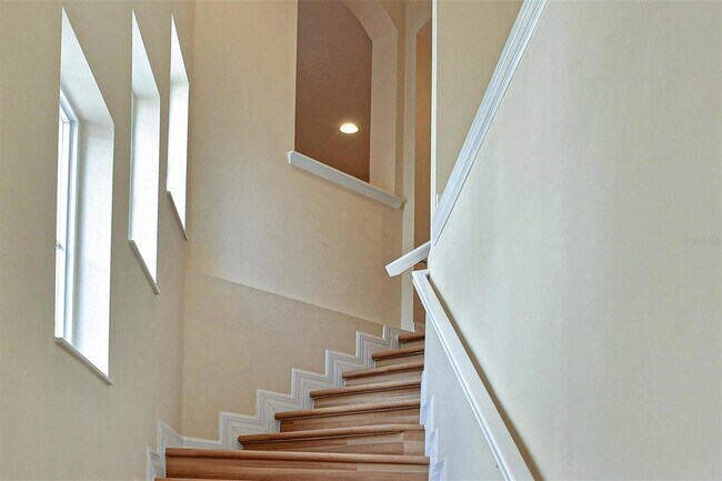 Building Photo - 9435 Discovery Terrace