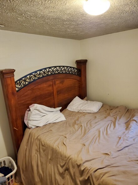 Building Photo - 2862 N Olney St