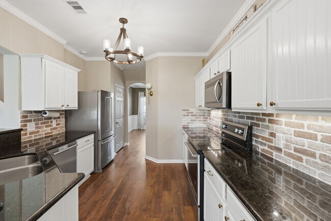 Building Photo - 13217 Lazy Ln