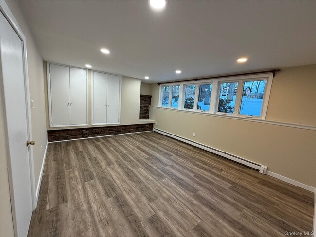 Building Photo - 125 Longdale Rd