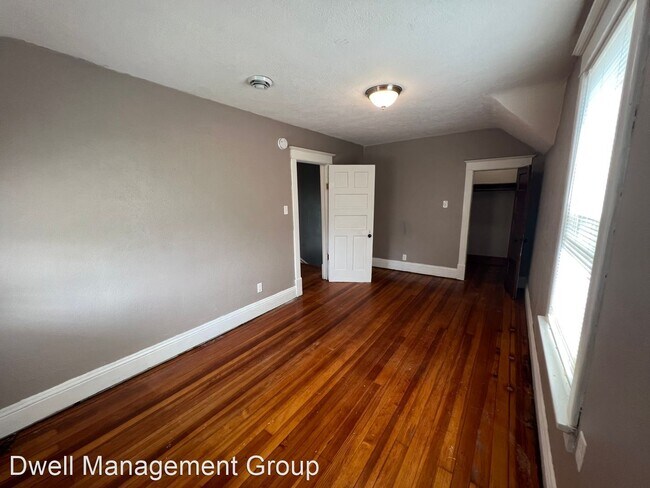Building Photo - 4 br, 2 bath House - 401 9th St NE