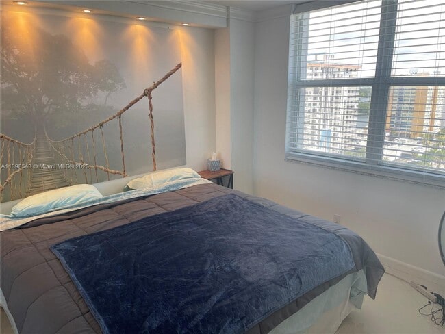 Building Photo - 2101 S Ocean Dr