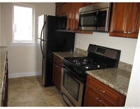 Building Photo - 110 Tondo Cir