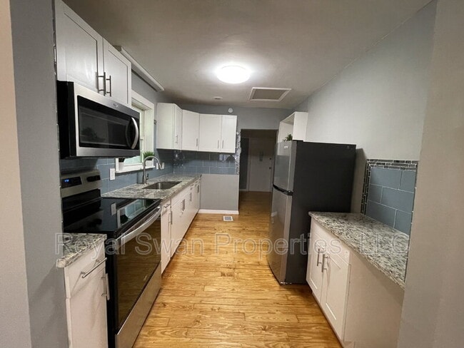 Building Photo - 924 Vistabula St