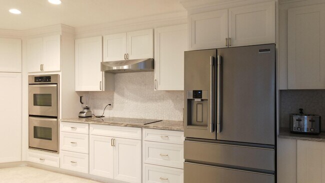 Building Photo - 1459 Point Way