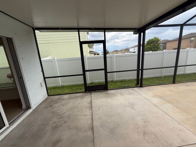 Building Photo - Spacious Riverview Rental in South Fork Lakes with Oversized Screened Patio & 2-Car Garage