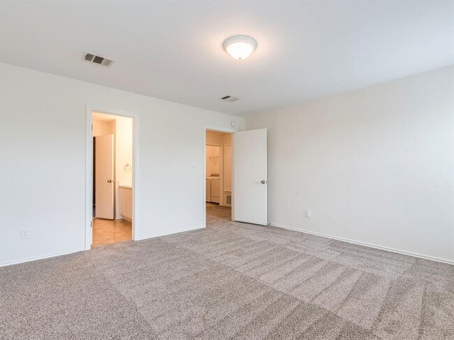 Building Photo - 221 Carriage Way