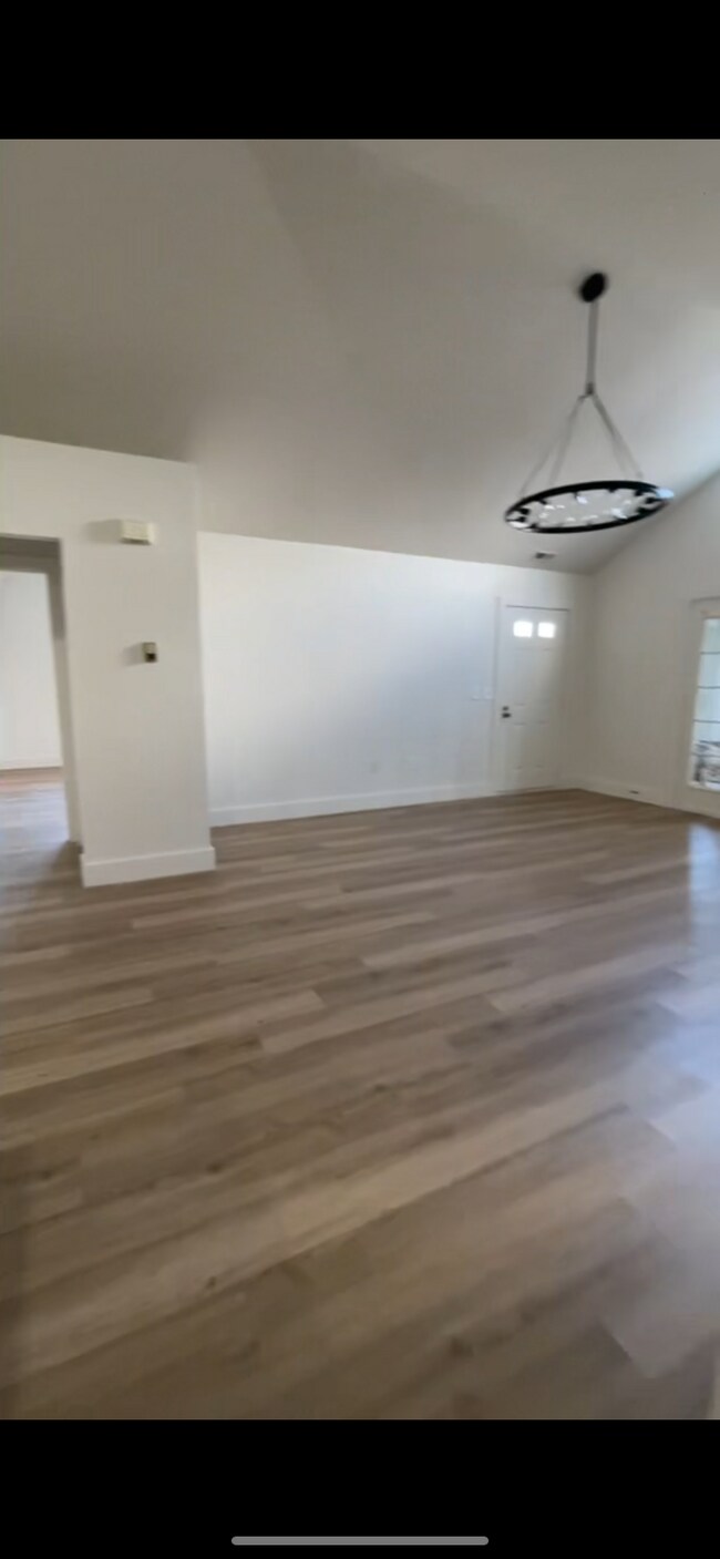 Building Photo - 500 Dandy Brush Ln W