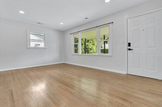 Building Photo - 38 Hi Alta Ave