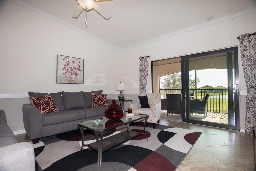 Primary Photo - 5557 Palmer Cir