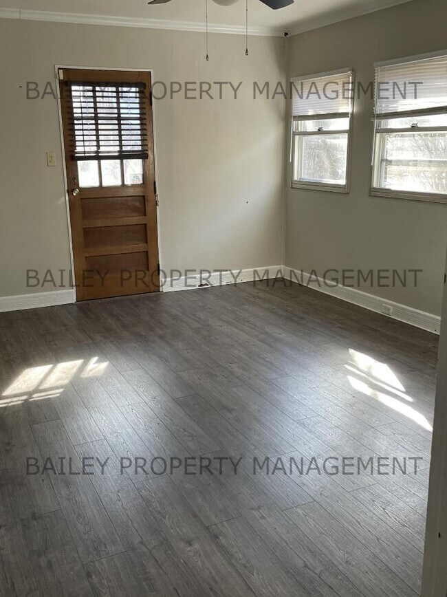 Building Photo - 1661 Richmond Dr