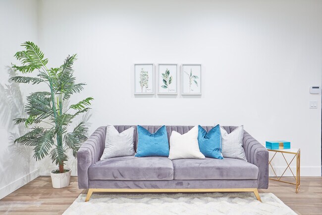 Building Photo - 1515 Colby Ave