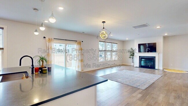 Building Photo - 6129 Alsace Ln