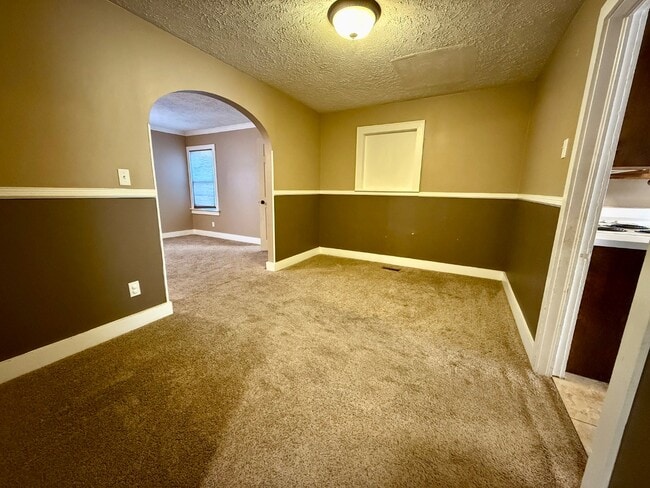 Building Photo - 602 W McKinney Ave