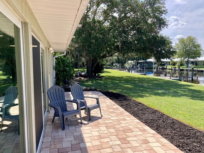 Building Photo - Completely remodeled waterfront condo!