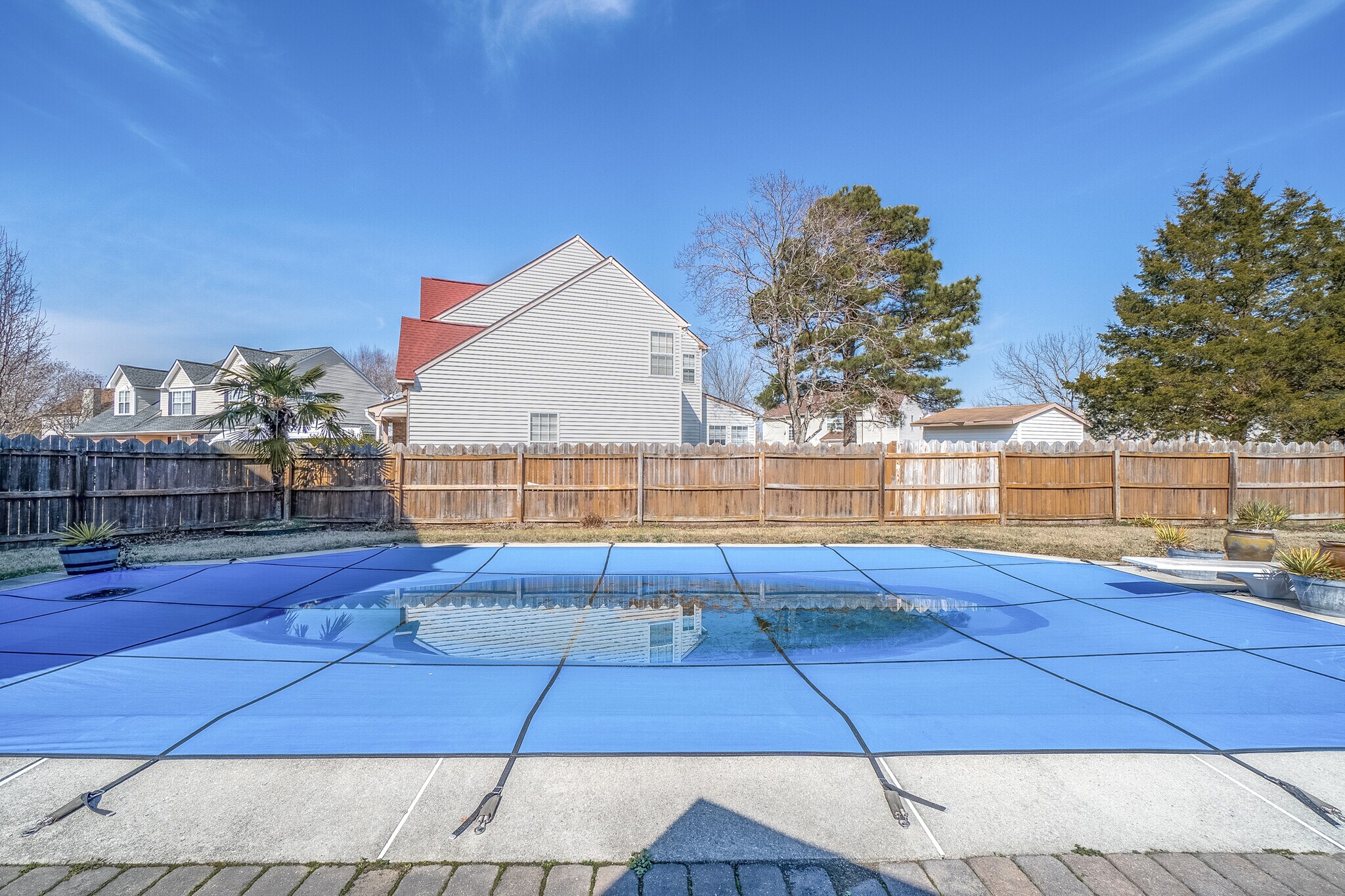 Building Photo - 305 Hidden Falls Ct