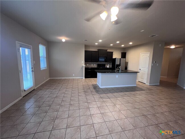 Building Photo - 472 Copper Hill Dr