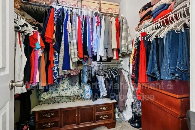 Building Photo - 2240 Whale Point