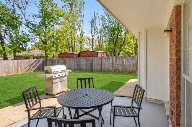 Building Photo - 2420 Haddington Rd