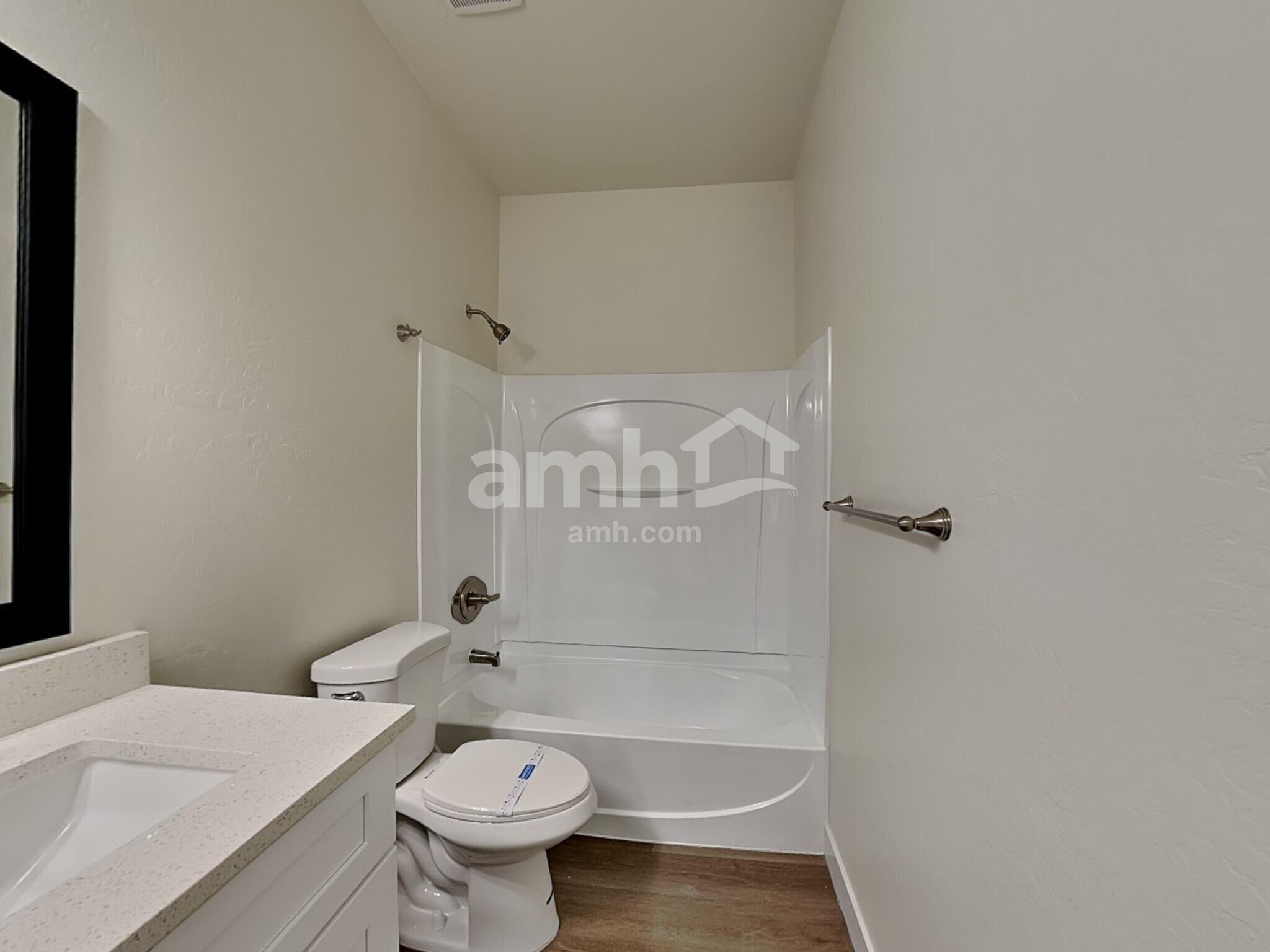 Building Photo - 8854 W Northview Ave