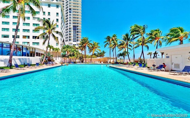 Building Photo - 6345 Collins Ave