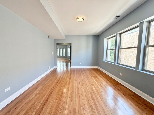 Building Photo - 7821 S Phillips Ave