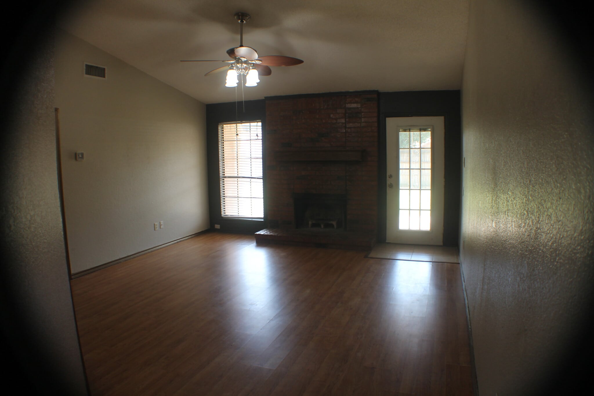 Family Room - 1206 Devonshire Ln