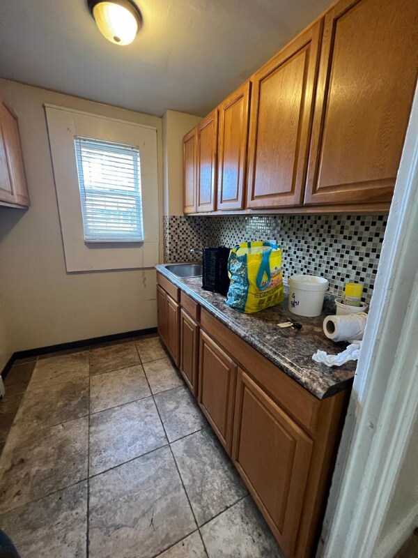 Building Photo - 385 Pine St