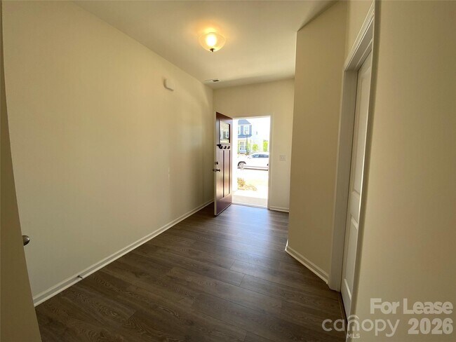 Building Photo - 1326 Harleston St