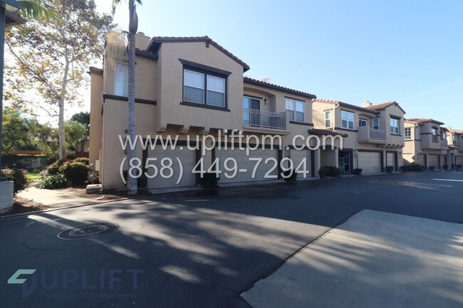 Primary Photo - 4 Bed 2.5 Bath Townhouse in Oceanside AVAILABLE NOW!