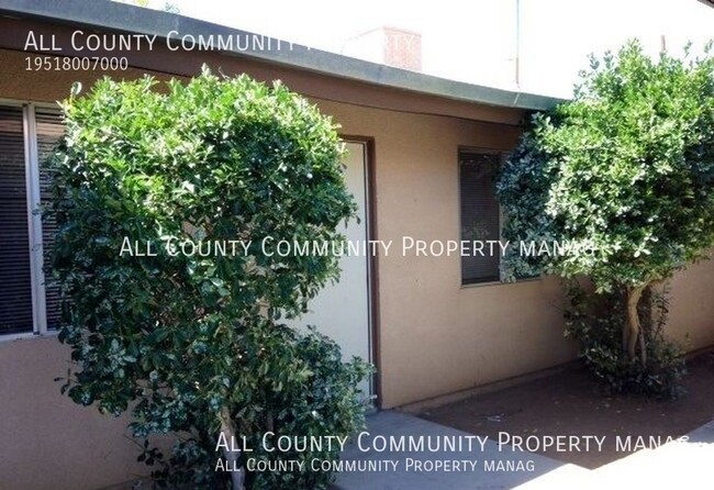 Primary Photo - 2 Bed 1 Bath for Rent in Yucca Valley!