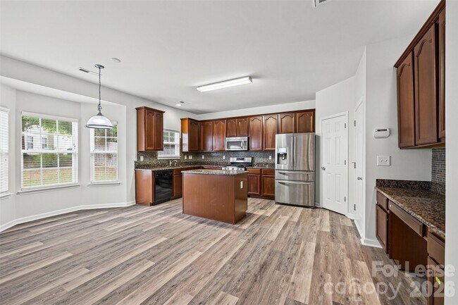 Building Photo - 2704 Piersland Drive