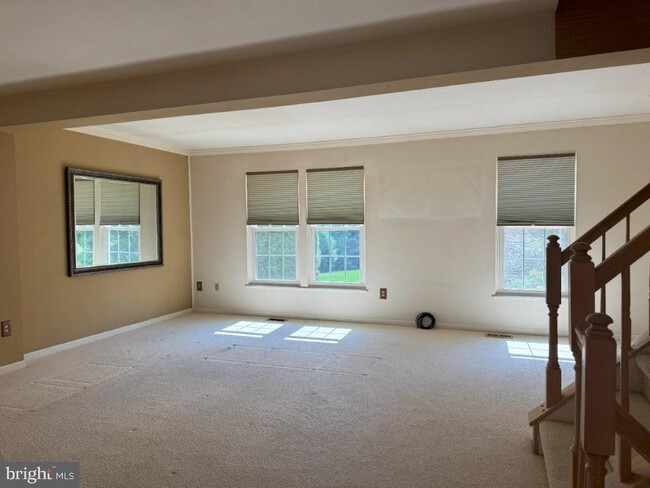 Building Photo - 149 Monet Cir