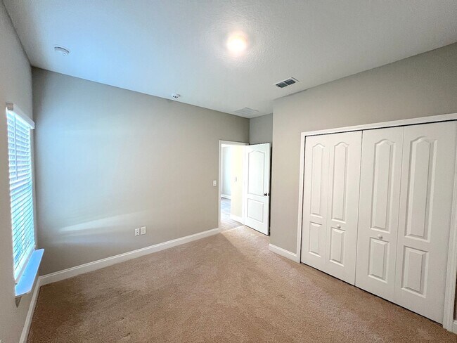 Building Photo - GORGEOUS 5 Bed 4 Bath 3 Car Garage HOME w COMMUNITY POOL for RENT!