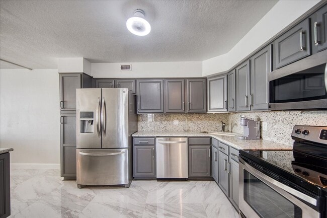 Building Photo - 851 Bayway Blvd