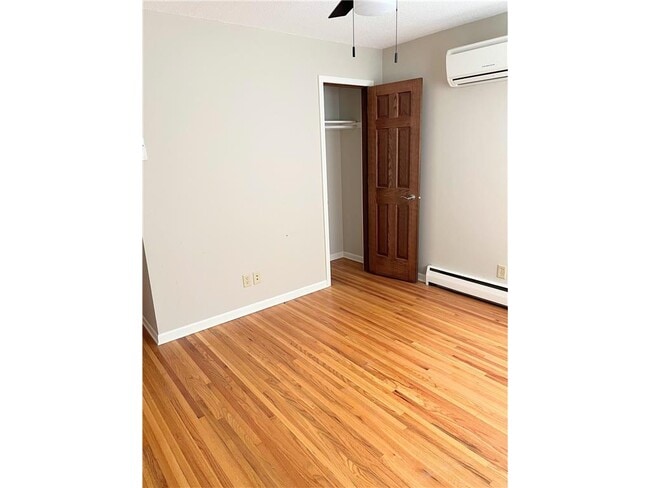 Building Photo - 13709 Country Ln