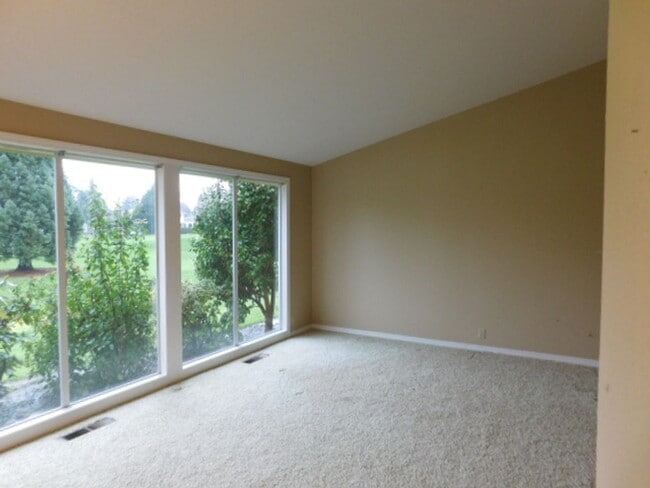 Building Photo - 3Bd/2Ba Single Story Home-For viewing!