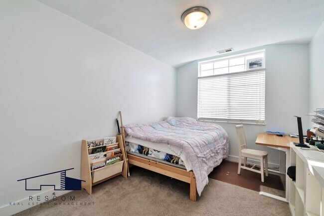 Building Photo - Immaculate 3-bedroom, 3.5-bathroom home for lease in Syracuse!