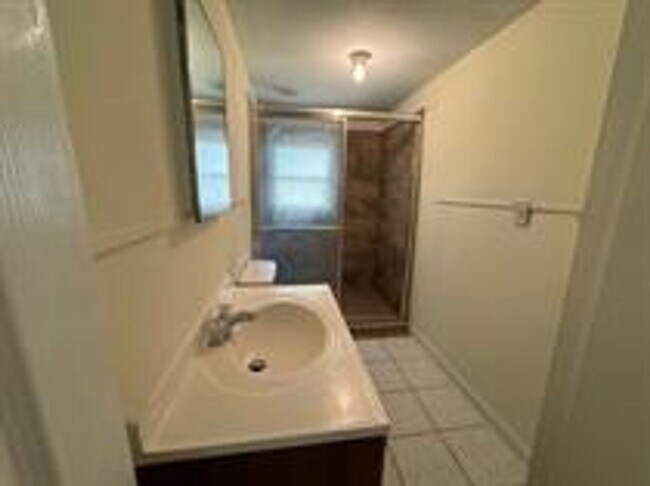 Building Photo - 311 N Bloxham Ave