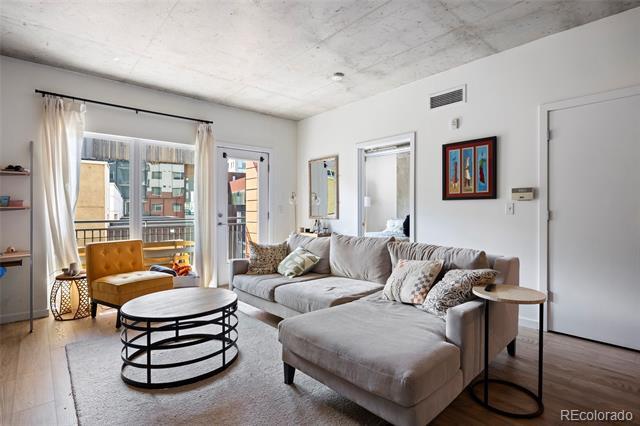 Building Photo - 1475 Delgany St