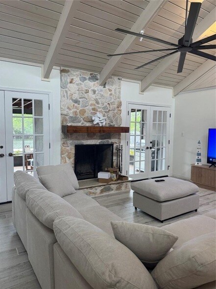 Building Photo - 929 Jackson Way