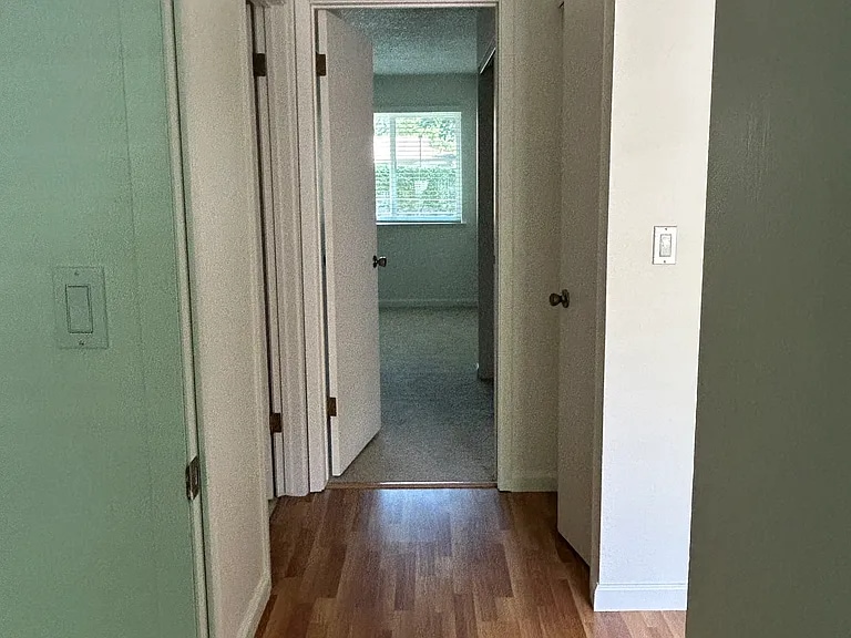 Building Photo - 211 Stony Point Rd