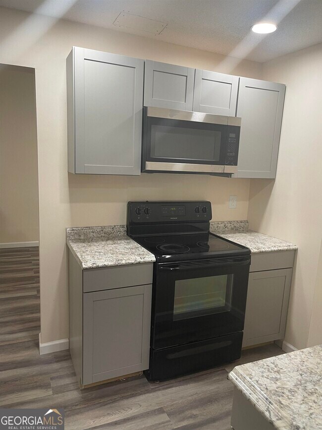 Building Photo - 1757 Bennett Dr