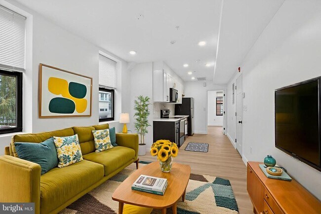 Building Photo - 712 N American St