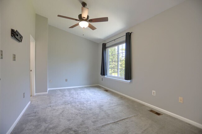 Building Photo - 618 Milford Ct